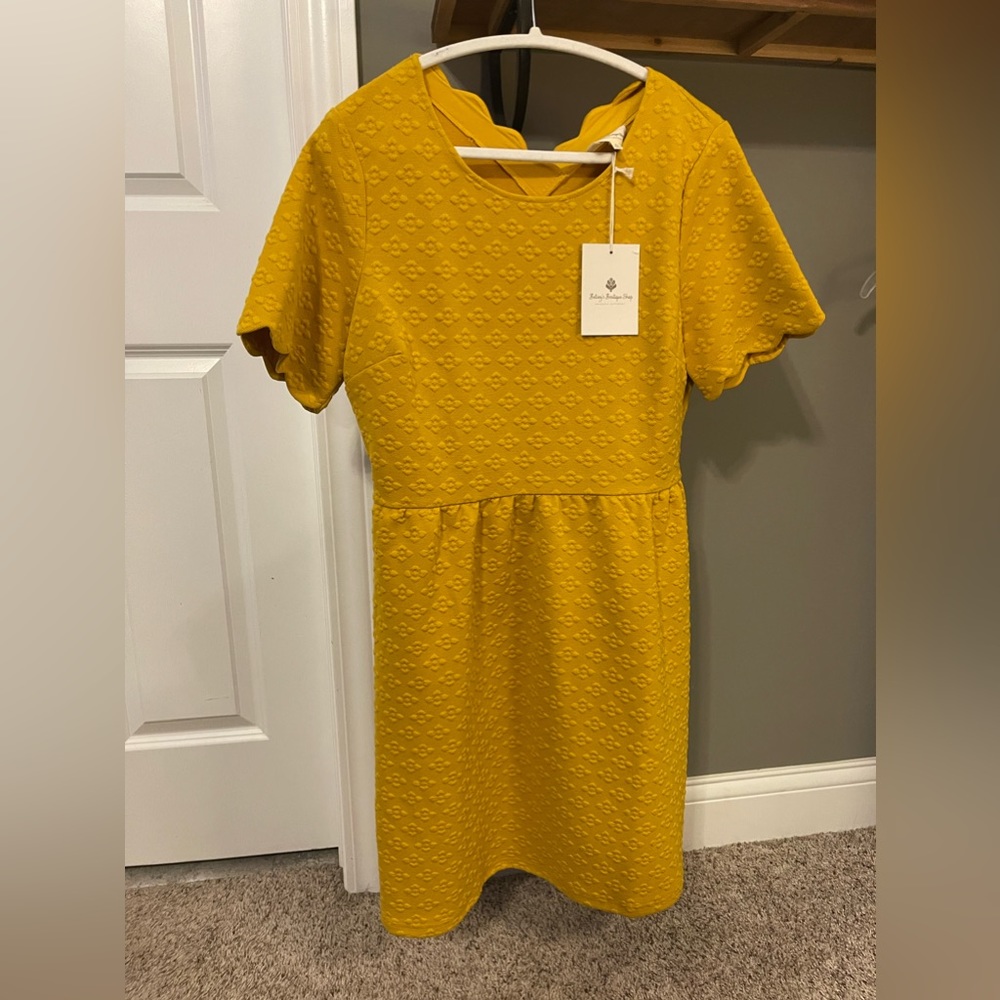Betsey’s Boutique Short Sleeve Mustard Dress XL NWT